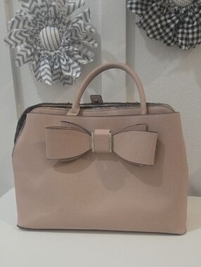 BETSY JOHNSON Blush Pink Elegant Bow Accent Women's Handbag - Blush Pink